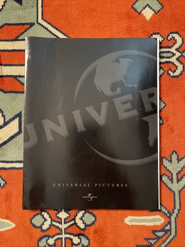 Universal pictures julianne - universal,
